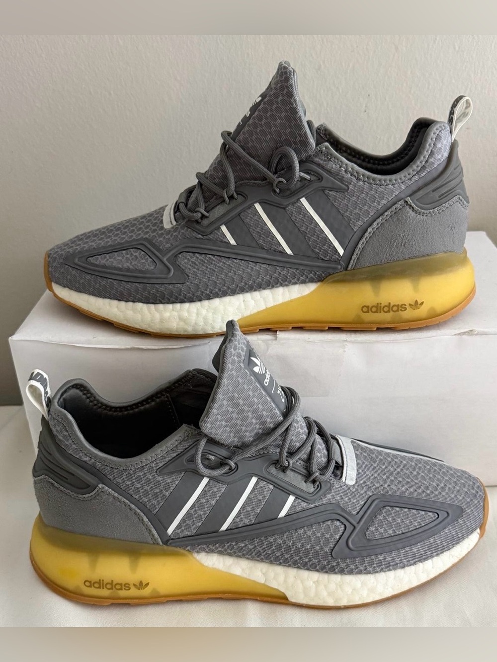 Adidas Mens Size 10.5 ZX 2K Boost Cloud White Gum Grey Sneakers Shoes G58083